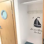 6 Pietro Seaside Apartment *