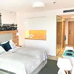 6 Pietro Seaside Apartment *