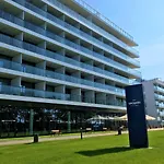 6 Pietro Seaside Apartment *