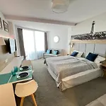 Apartment 6 Pietro Seaside *