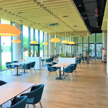 6 Pietro Seaside コウォブジェク